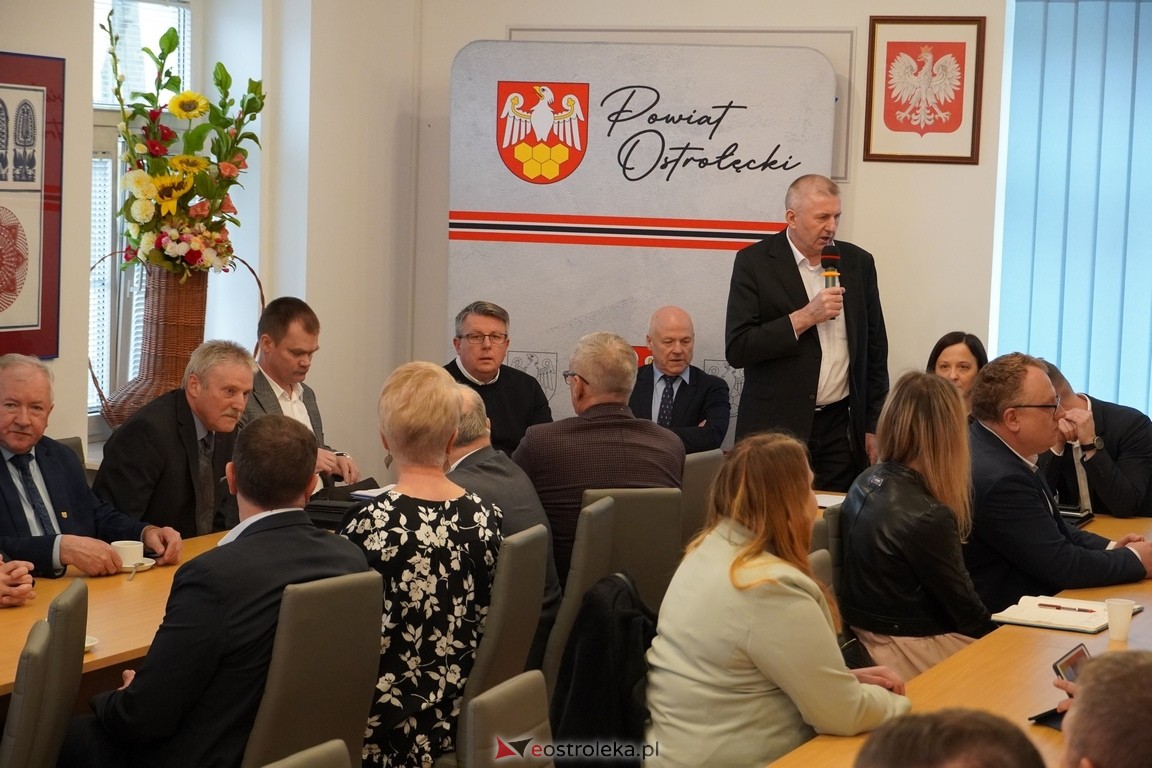 Ekspresowe tempo budowy mostu na rzece Narew w Teodorowie. Konferencja w Starostwie Powiatowym [22.04.2024] - zdjęcie #40 - eOstroleka.pl