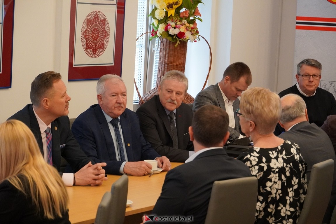 Ekspresowe tempo budowy mostu na rzece Narew w Teodorowie. Konferencja w Starostwie Powiatowym [22.04.2024] - zdjęcie #38 - eOstroleka.pl