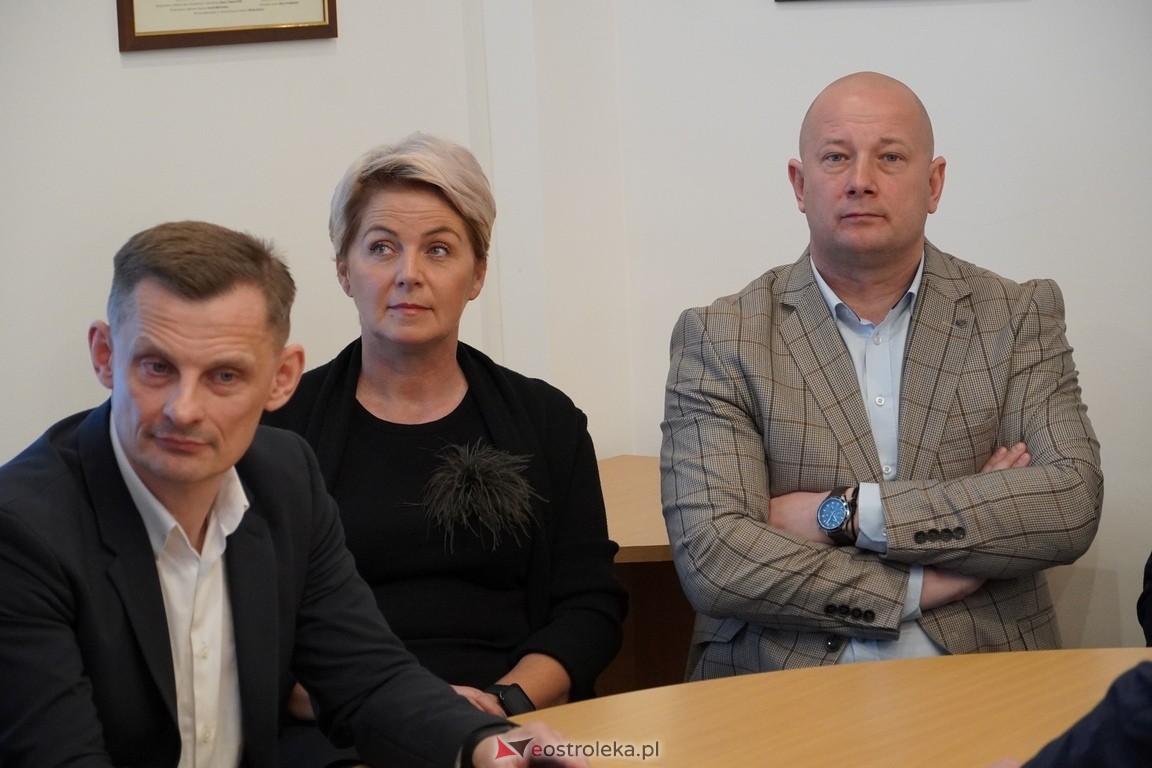 Ekspresowe tempo budowy mostu na rzece Narew w Teodorowie. Konferencja w Starostwie Powiatowym [22.04.2024] - zdjęcie #20 - eOstroleka.pl