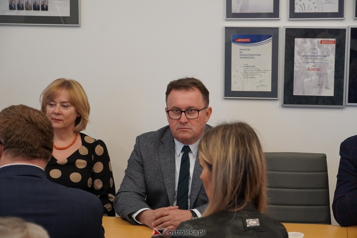 Ekspresowe tempo budowy mostu na rzece Narew w Teodorowie. Konferencja w Starostwie Powiatowym [22.04.2024] - zdjęcie #15 - eOstroleka.pl