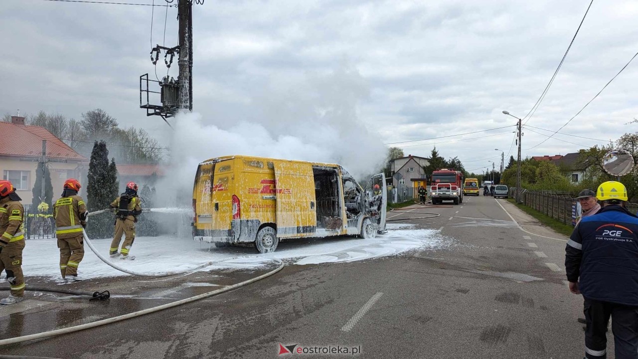 Wypadek na Dzikiej Róży w Czarnowcu [23.04.2024] - zdjęcie #12 - eOstroleka.pl