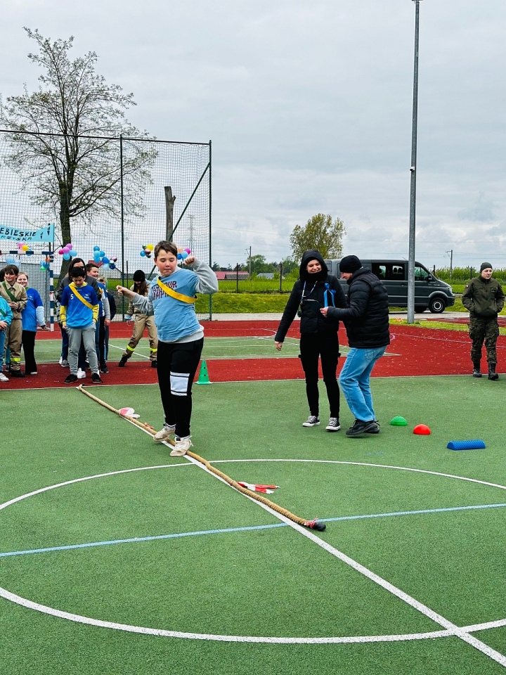 Niebieskie Igrzyska w Pasiekach - każdy może być sportowcem! [23.04.2024] - zdjęcie #17 - eOstroleka.pl