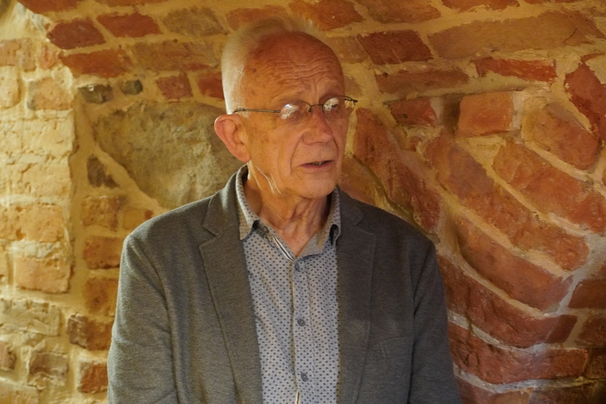 Jan Chodara - rzeźby w stylu - wystawa w Muzeum Kultury Kurpiowskiej w Ostrołęce [24.04.2024] - zdjęcie #23 - eOstroleka.pl