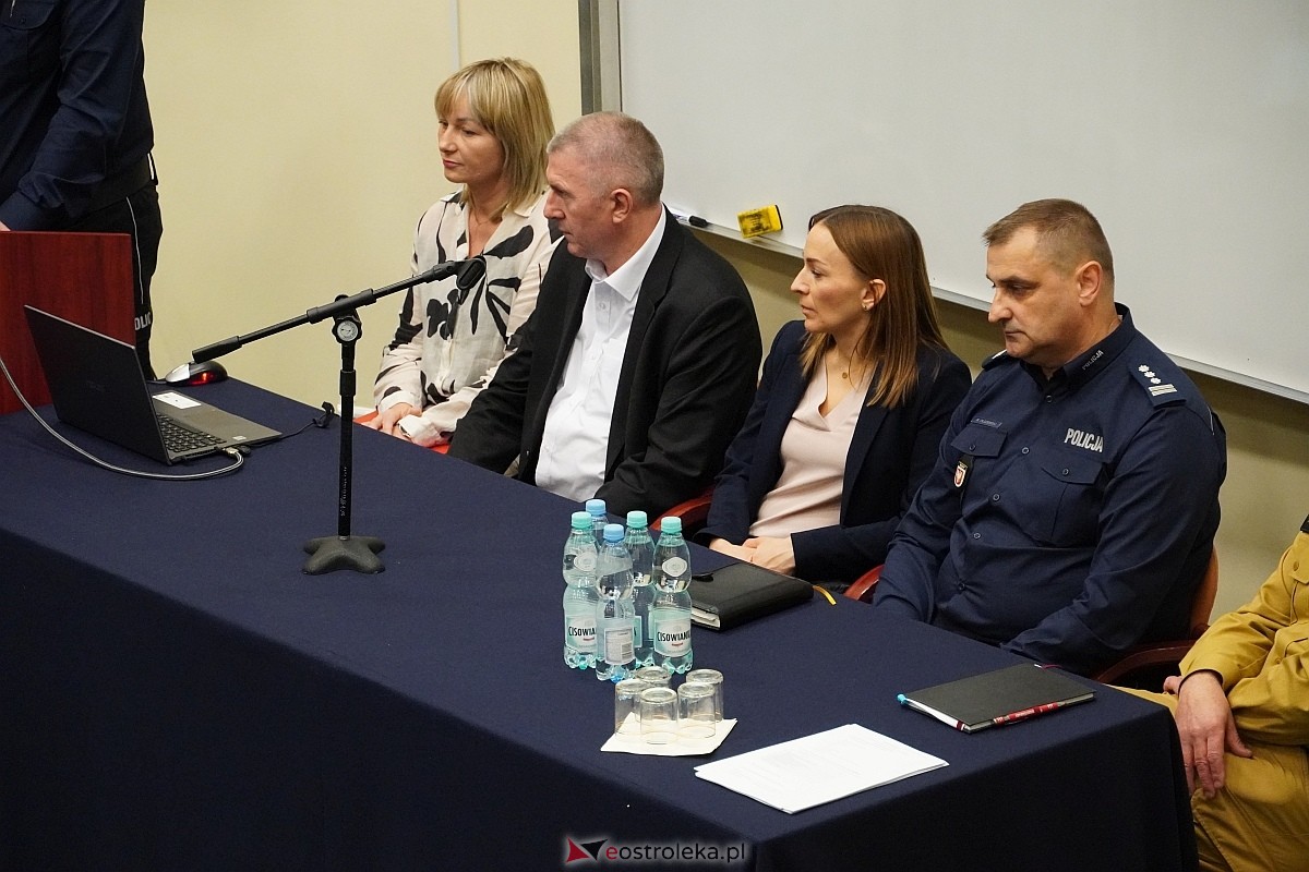 Debata społeczna z ostrołęcką policją - inauguracja [25.04.2024] - zdjęcie #6 - eOstroleka.pl
