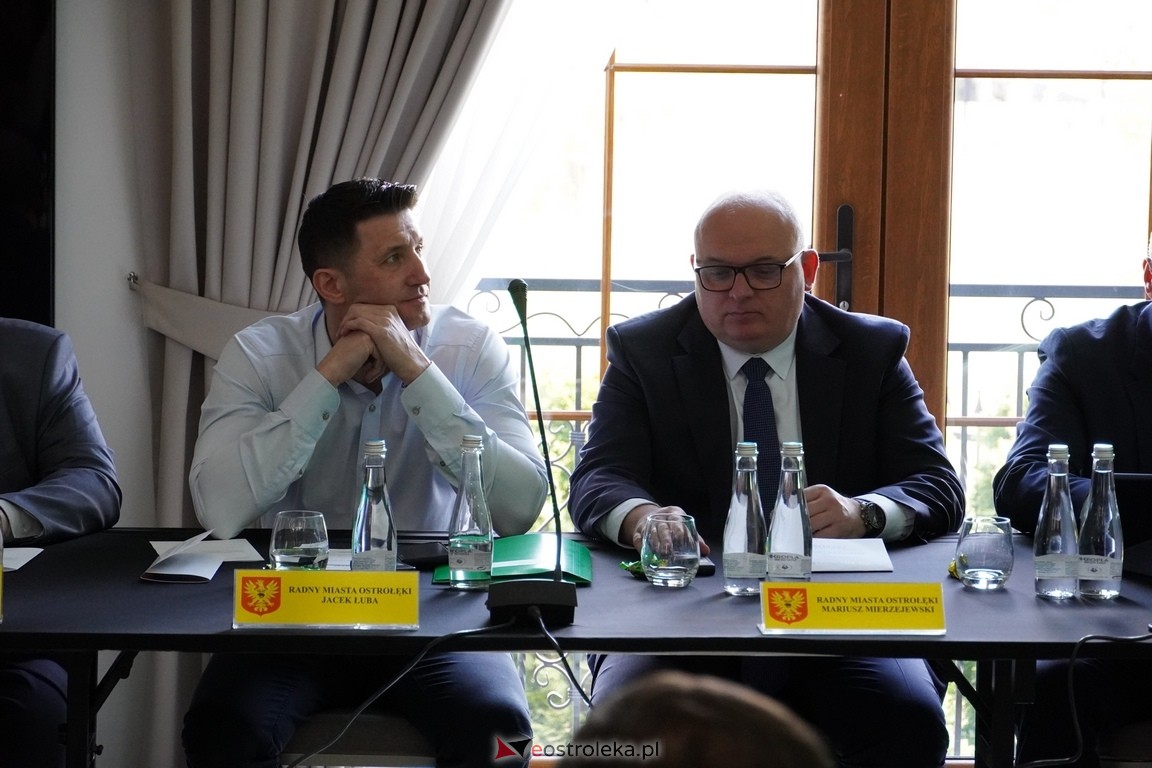 Ostatnia sesja rady miasta za nami. Zarzycki o prezydencie Kuliku: Zapisał się pan złotymi zgłoskami [25.04.2024]  - zdjęcie #27 - eOstroleka.pl