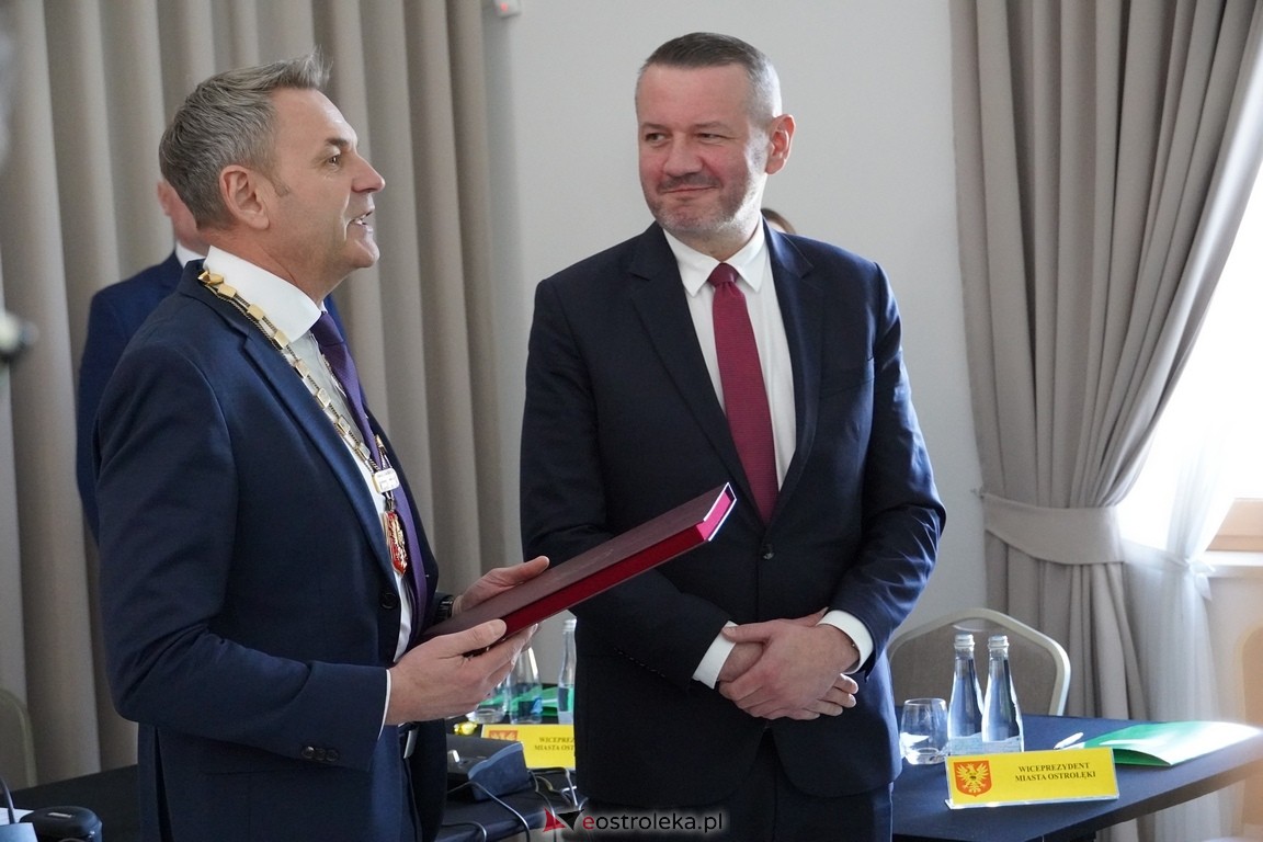 Ostatnia sesja rady miasta za nami. Zarzycki o prezydencie Kuliku: Zapisał się pan złotymi zgłoskami [25.04.2024]  - zdjęcie #54 - eOstroleka.pl