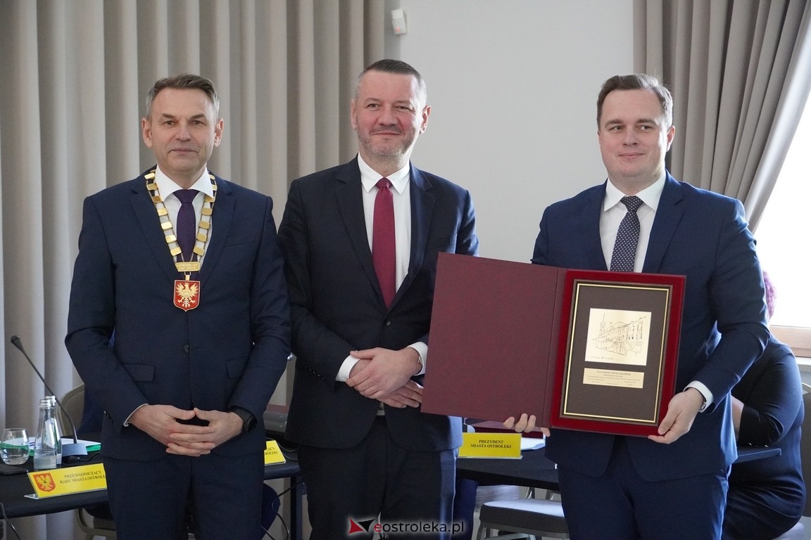 Ostatnia sesja rady miasta za nami. Zarzycki o prezydencie Kuliku: Zapisał się pan złotymi zgłoskami [25.04.2024]  - zdjęcie #40 - eOstroleka.pl