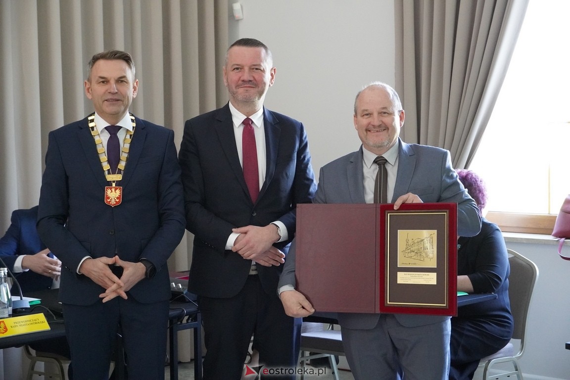 Ostatnia sesja rady miasta za nami. Zarzycki o prezydencie Kuliku: Zapisał się pan złotymi zgłoskami [25.04.2024]  - zdjęcie #37 - eOstroleka.pl