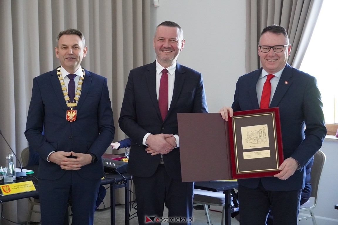 Ostatnia sesja rady miasta za nami. Zarzycki o prezydencie Kuliku: Zapisał się pan złotymi zgłoskami [25.04.2024]  - zdjęcie #30 - eOstroleka.pl