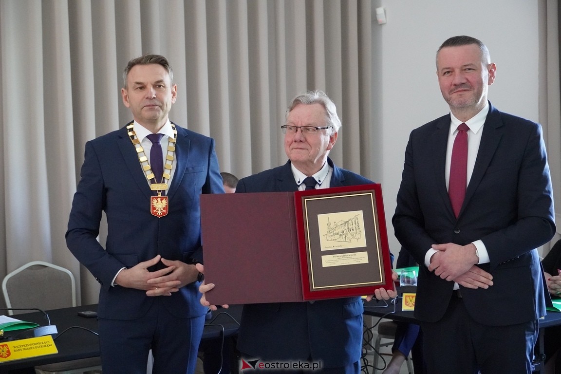 Ostatnia sesja rady miasta za nami. Zarzycki o prezydencie Kuliku: Zapisał się pan złotymi zgłoskami [25.04.2024]  - zdjęcie #21 - eOstroleka.pl