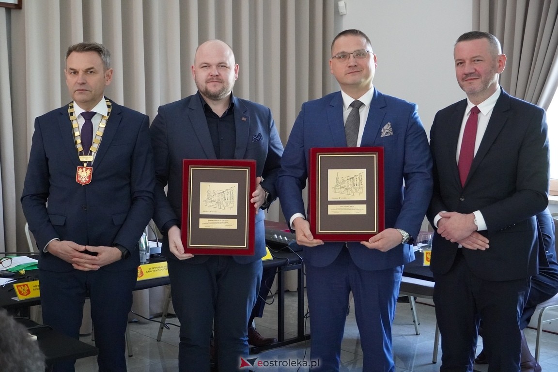 Ostatnia sesja rady miasta za nami. Zarzycki o prezydencie Kuliku: Zapisał się pan złotymi zgłoskami [25.04.2024]  - zdjęcie #18 - eOstroleka.pl