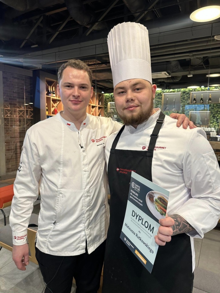 Mateusz Rutkowski z ZSZ 4 finalistą konkursu kulinarnego CHEFS EN OR 2024 - zdjęcie #1 - eOstroleka.pl