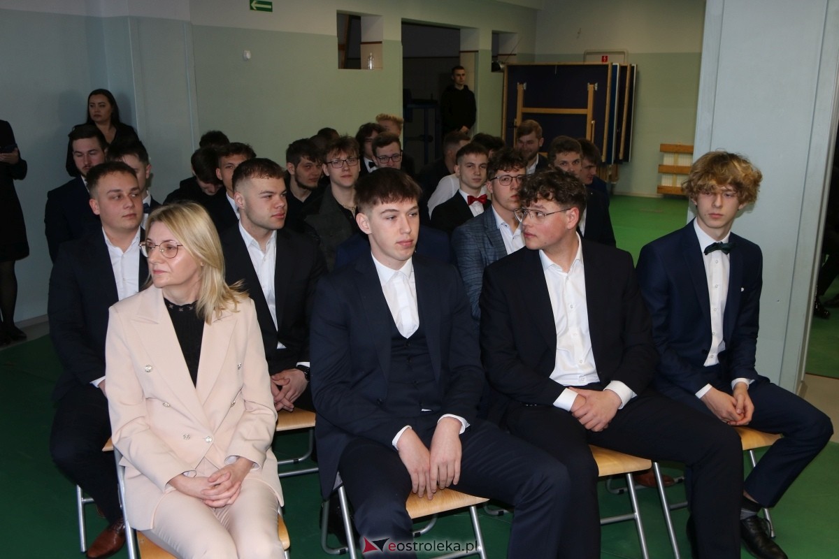 Zakończenie roku maturzystów w ZSZ Nr 1 w Ostrołęce [26.04.2024] - zdjęcie #33 - eOstroleka.pl