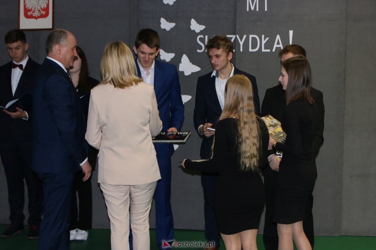 Zakończenie roku maturzystów w ZSZ Nr 1 w Ostrołęce [26.04.2024] - zdjęcie #27 - eOstroleka.pl