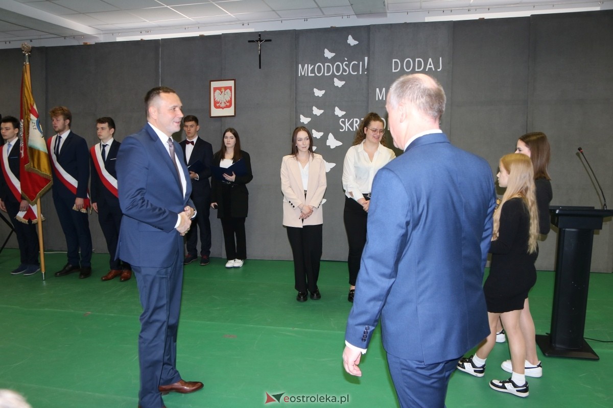 Zakończenie roku maturzystów w ZSZ Nr 1 w Ostrołęce [26.04.2024] - zdjęcie #7 - eOstroleka.pl