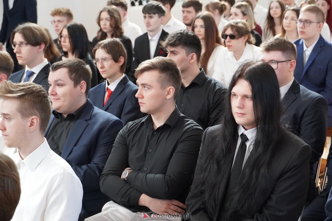 Zakończenie roku maturzystów w ZSZ Nr 3 w Ostrołęce [26.04.2024] - zdjęcie #55 - eOstroleka.pl