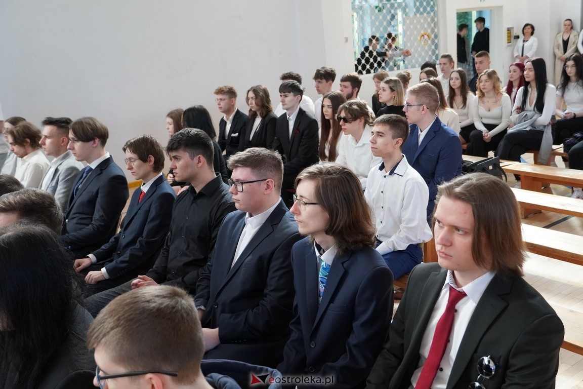 Zakończenie roku maturzystów w ZSZ Nr 3 w Ostrołęce [26.04.2024] - zdjęcie #30 - eOstroleka.pl