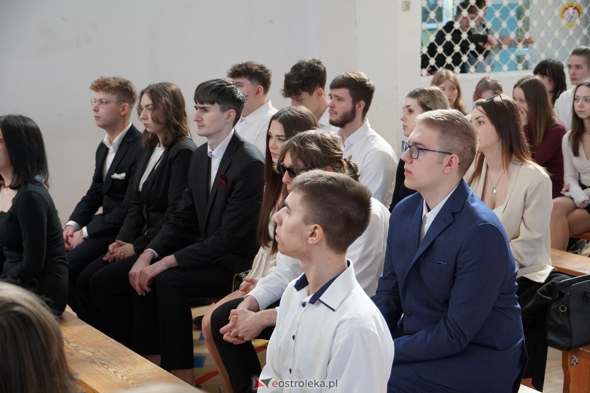 Zakończenie roku maturzystów w ZSZ Nr 3 w Ostrołęce [26.04.2024] - zdjęcie #33 - eOstroleka.pl