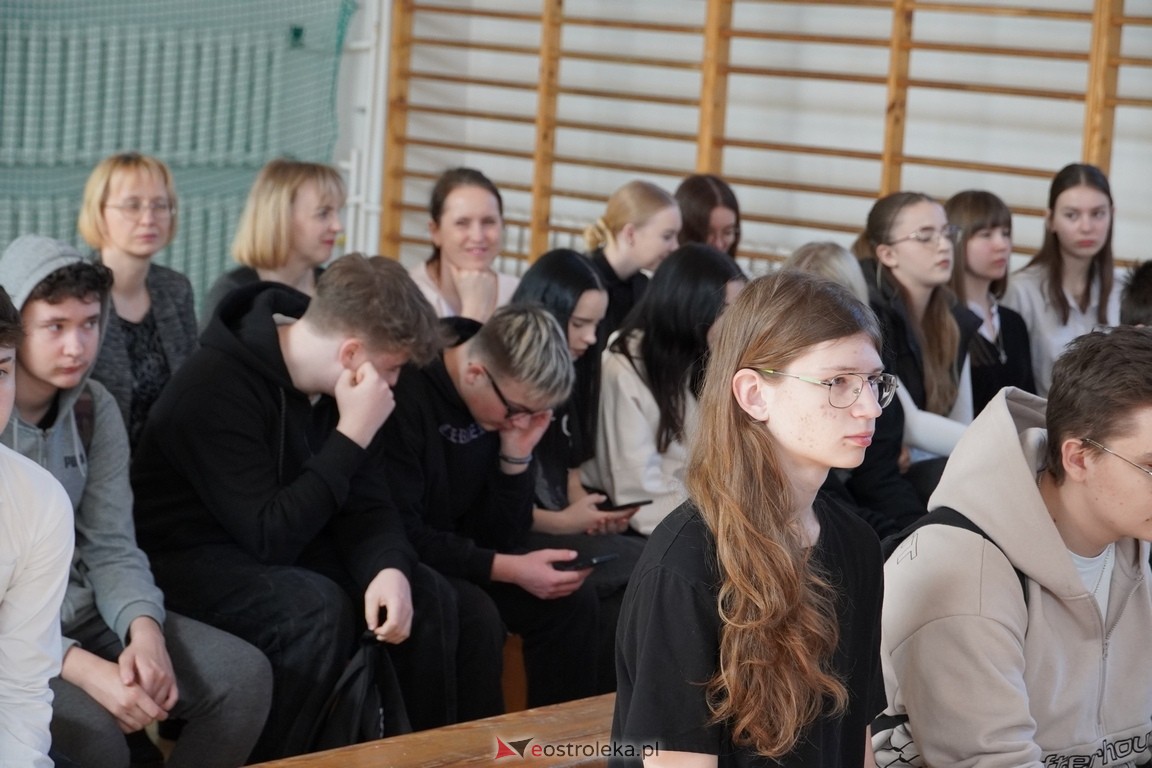 Zakończenie roku maturzystów w ZSZ Nr 3 w Ostrołęce [26.04.2024] - zdjęcie #35 - eOstroleka.pl