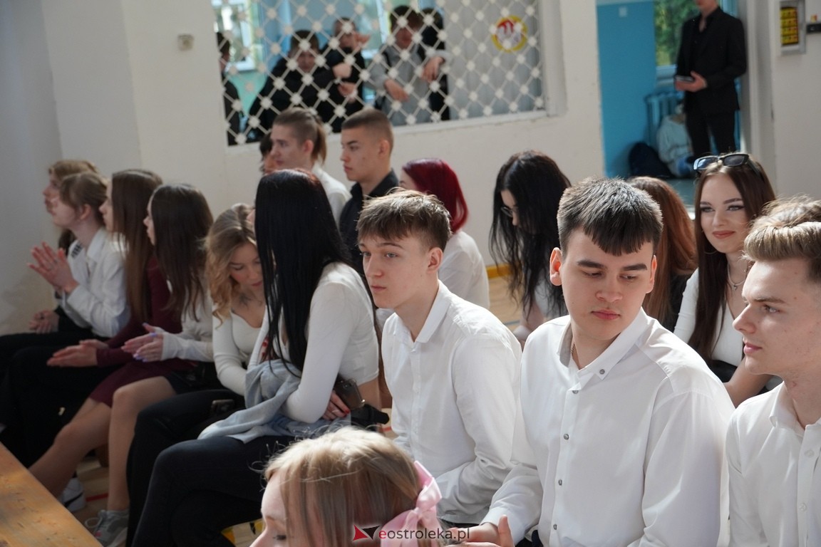 Zakończenie roku maturzystów w ZSZ Nr 3 w Ostrołęce [26.04.2024] - zdjęcie #28 - eOstroleka.pl