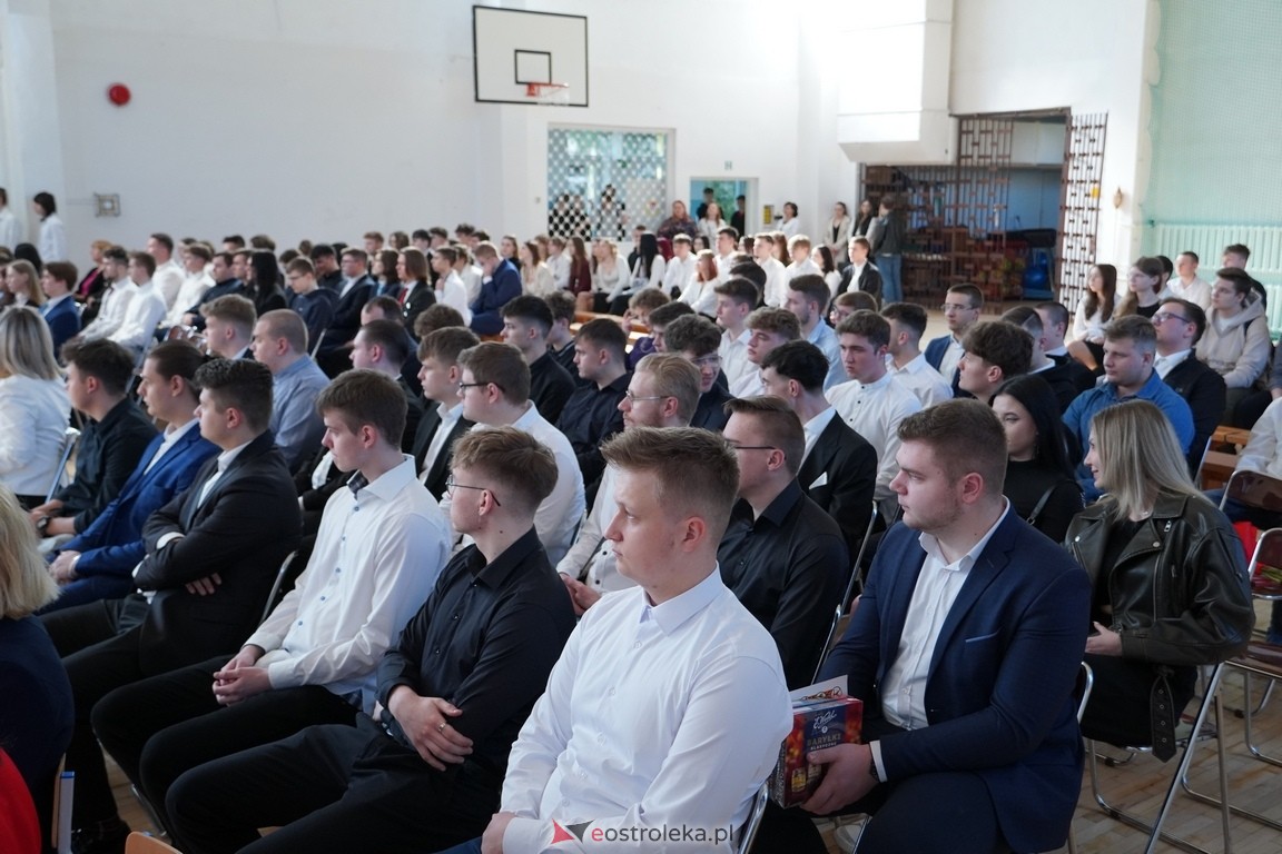 Zakończenie roku maturzystów w ZSZ Nr 3 w Ostrołęce [26.04.2024] - zdjęcie #23 - eOstroleka.pl