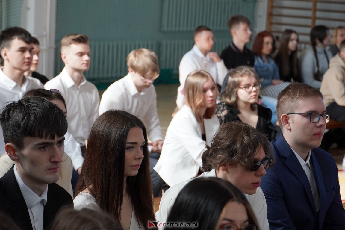 Zakończenie roku maturzystów w ZSZ Nr 3 w Ostrołęce [26.04.2024] - zdjęcie #10 - eOstroleka.pl