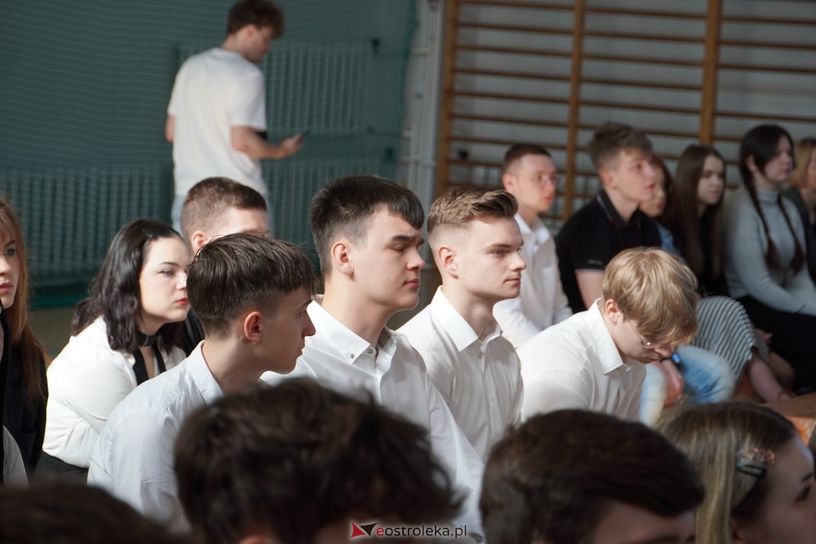 Zakończenie roku maturzystów w ZSZ Nr 3 w Ostrołęce [26.04.2024] - zdjęcie #67 - eOstroleka.pl