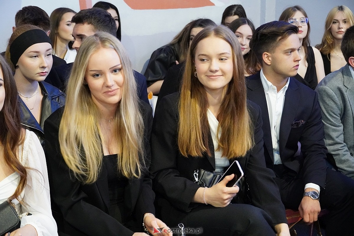 Zakończenie roku szkolnego w I Liceum Ogólnokształcącym im. gen Józefa Bema w Ostrołęce [26.04.2024] - zdjęcie #110 - eOstroleka.pl