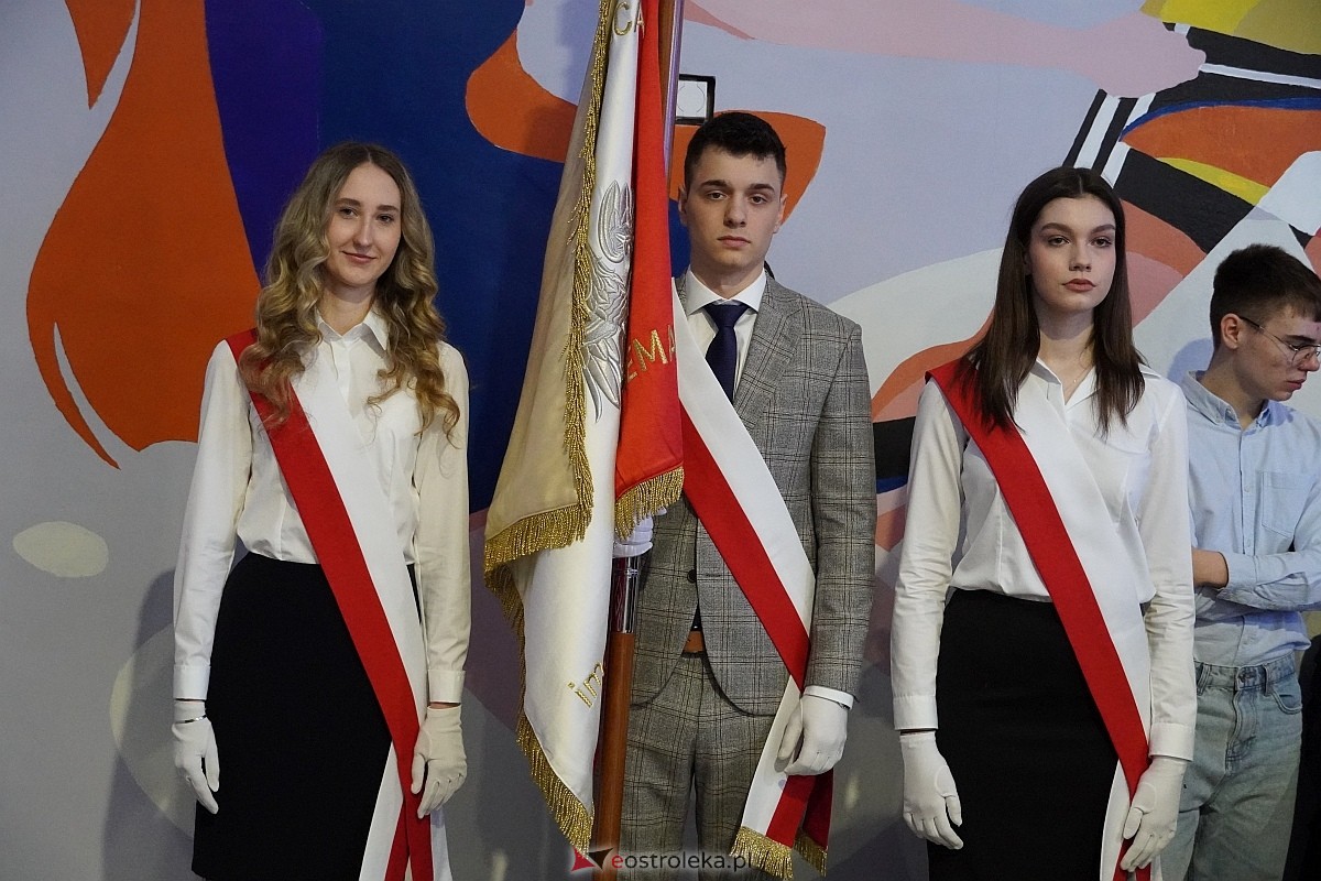 Zakończenie roku szkolnego w I Liceum Ogólnokształcącym im. gen Józefa Bema w Ostrołęce [26.04.2024] - zdjęcie #90 - eOstroleka.pl