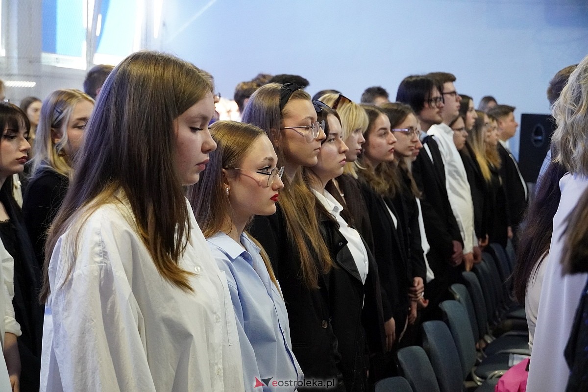 Zakończenie roku szkolnego w I Liceum Ogólnokształcącym im. gen Józefa Bema w Ostrołęce [26.04.2024] - zdjęcie #72 - eOstroleka.pl