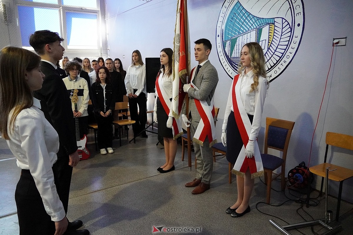 Zakończenie roku szkolnego w I Liceum Ogólnokształcącym im. gen Józefa Bema w Ostrołęce [26.04.2024] - zdjęcie #60 - eOstroleka.pl