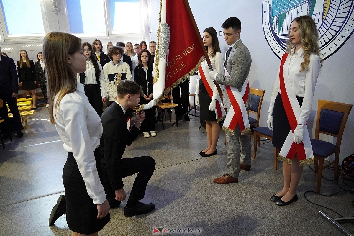 Zakończenie roku szkolnego w I Liceum Ogólnokształcącym im. gen Józefa Bema w Ostrołęce [26.04.2024] - zdjęcie #59 - eOstroleka.pl