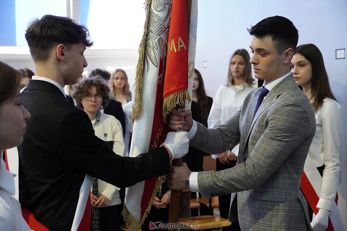 Zakończenie roku szkolnego w I Liceum Ogólnokształcącym im. gen Józefa Bema w Ostrołęce [26.04.2024] - zdjęcie #56 - eOstroleka.pl