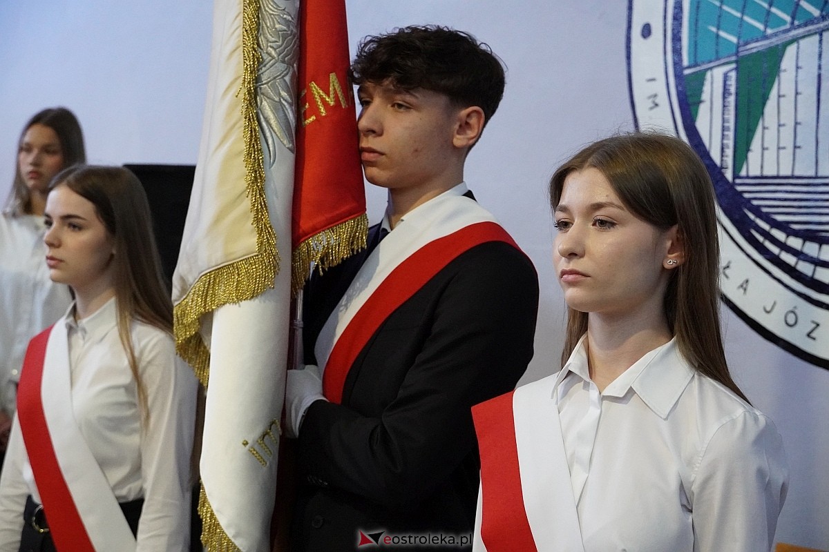 Zakończenie roku szkolnego w I Liceum Ogólnokształcącym im. gen Józefa Bema w Ostrołęce [26.04.2024] - zdjęcie #55 - eOstroleka.pl