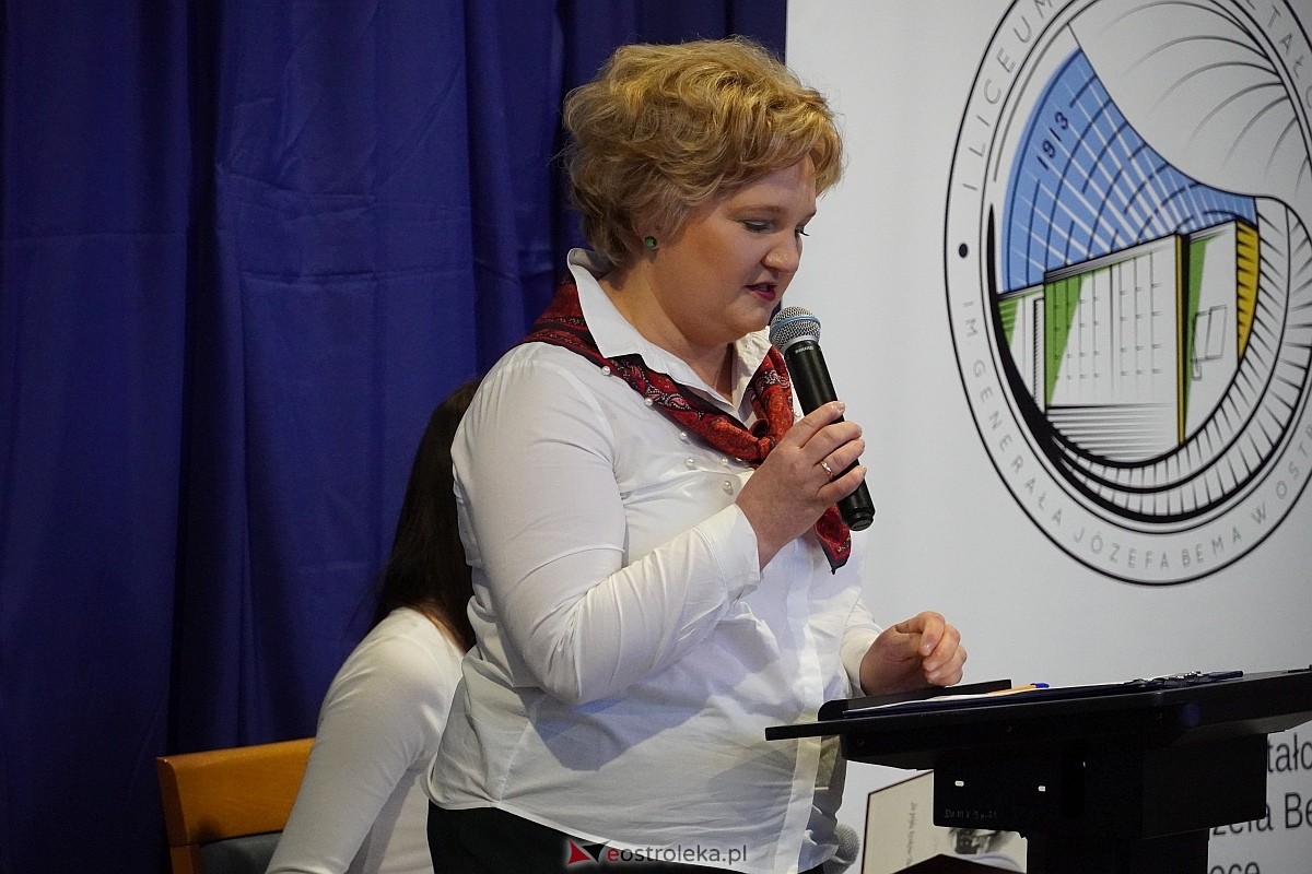 Zakończenie roku szkolnego w I Liceum Ogólnokształcącym im. gen Józefa Bema w Ostrołęce [26.04.2024] - zdjęcie #54 - eOstroleka.pl