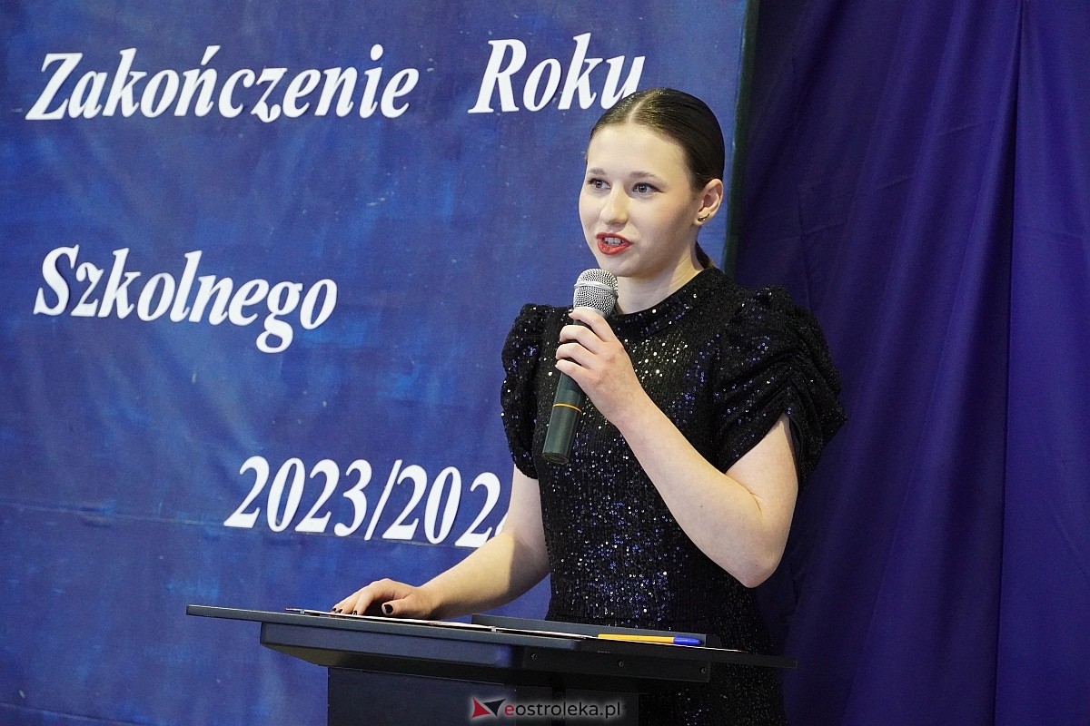 Zakończenie roku szkolnego w I Liceum Ogólnokształcącym im. gen Józefa Bema w Ostrołęce [26.04.2024] - zdjęcie #49 - eOstroleka.pl