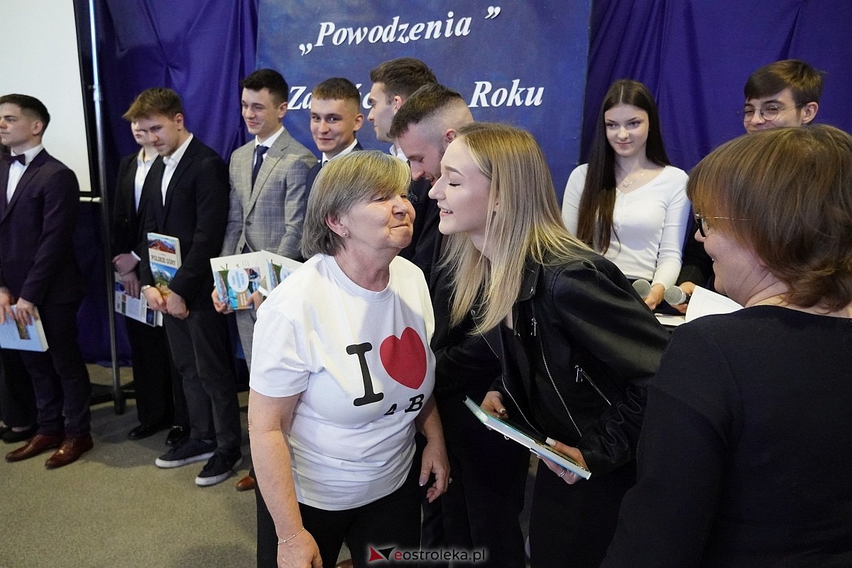 Zakończenie roku szkolnego w I Liceum Ogólnokształcącym im. gen Józefa Bema w Ostrołęce [26.04.2024] - zdjęcie #7 - eOstroleka.pl