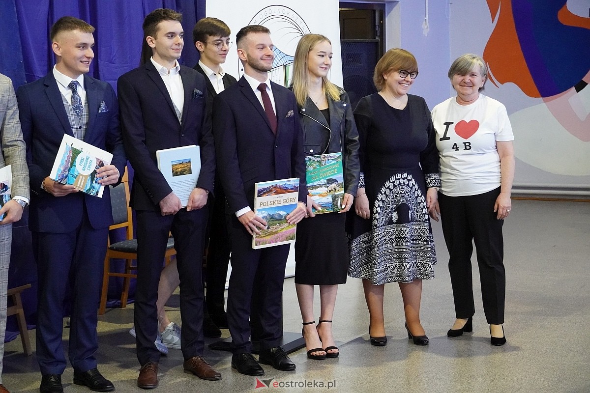 Zakończenie roku szkolnego w I Liceum Ogólnokształcącym im. gen Józefa Bema w Ostrołęce [26.04.2024] - zdjęcie #4 - eOstroleka.pl