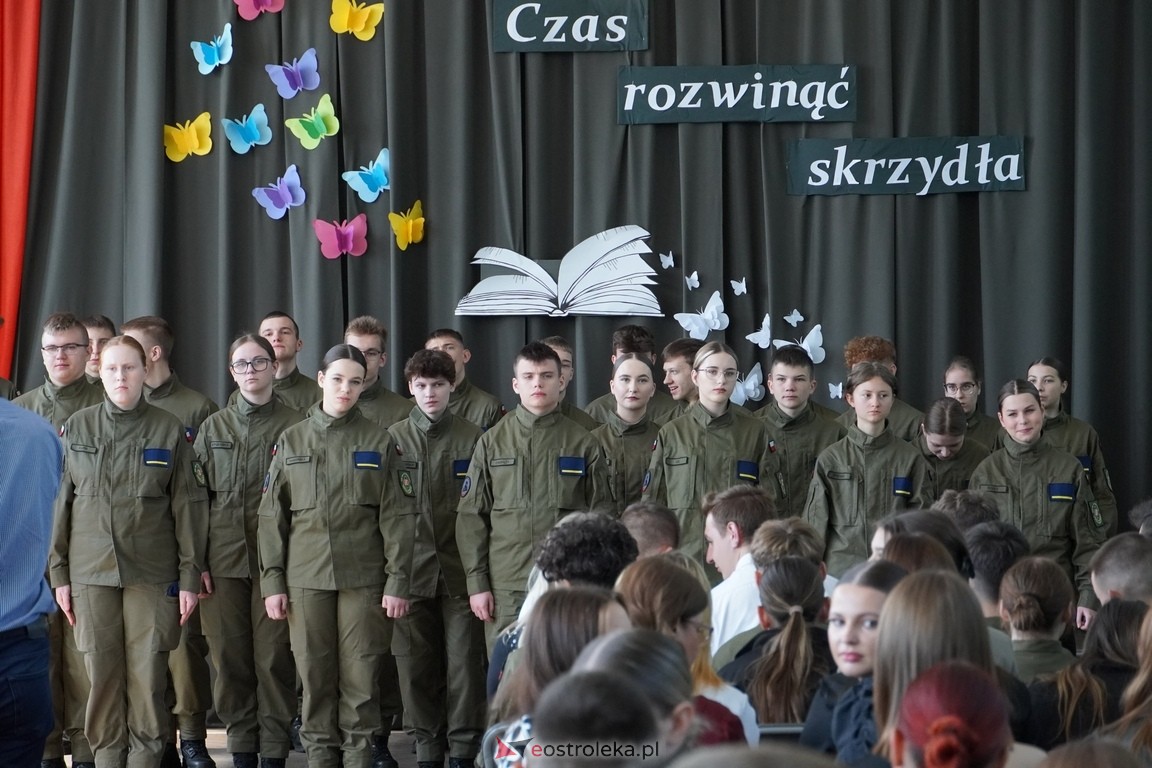 Zakończenie roku maturzystów w ZSZ Nr 2 w Ostrołęce [26.04.2024] - zdjęcie #58 - eOstroleka.pl