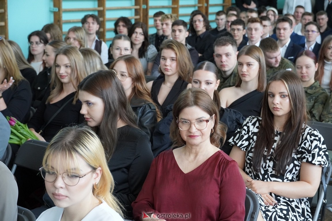 Zakończenie roku maturzystów w ZSZ Nr 2 w Ostrołęce [26.04.2024] - zdjęcie #29 - eOstroleka.pl