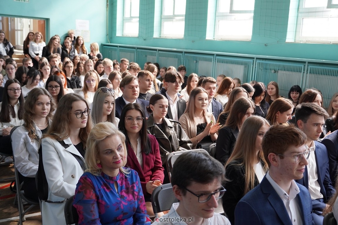 Zakończenie roku maturzystów w ZSZ Nr 2 w Ostrołęce [26.04.2024] - zdjęcie #33 - eOstroleka.pl