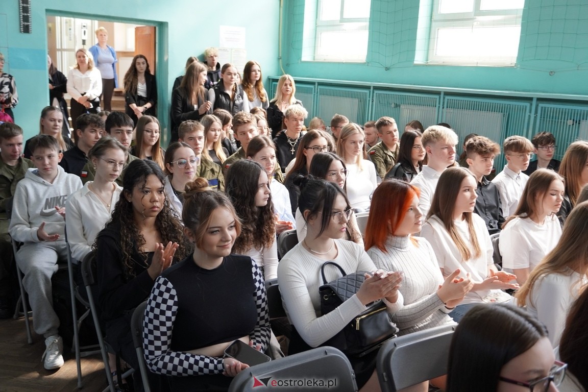 Zakończenie roku maturzystów w ZSZ Nr 2 w Ostrołęce [26.04.2024] - zdjęcie #21 - eOstroleka.pl