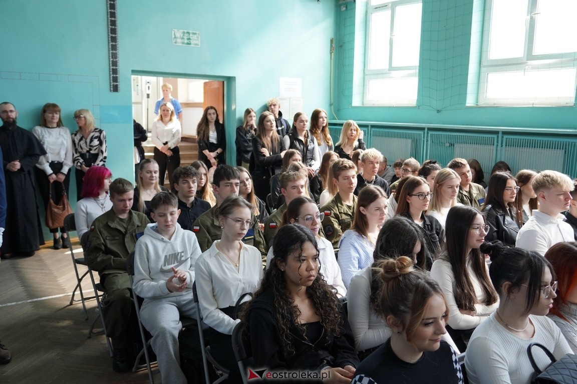 Zakończenie roku maturzystów w ZSZ Nr 2 w Ostrołęce [26.04.2024] - zdjęcie #19 - eOstroleka.pl