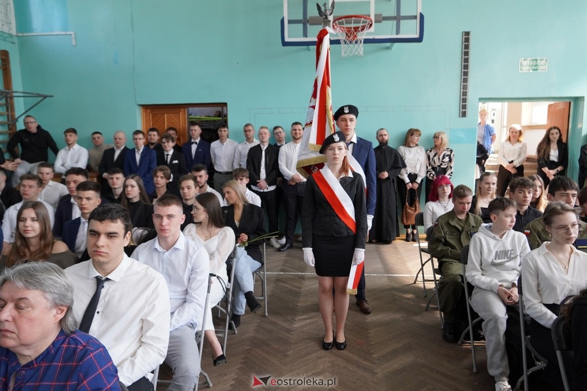 Zakończenie roku maturzystów w ZSZ Nr 2 w Ostrołęce [26.04.2024] - zdjęcie #18 - eOstroleka.pl
