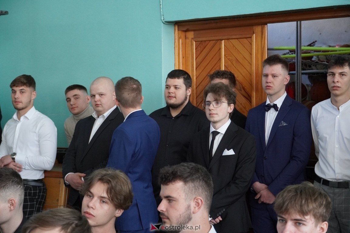 Zakończenie roku maturzystów w ZSZ Nr 2 w Ostrołęce [26.04.2024] - zdjęcie #14 - eOstroleka.pl