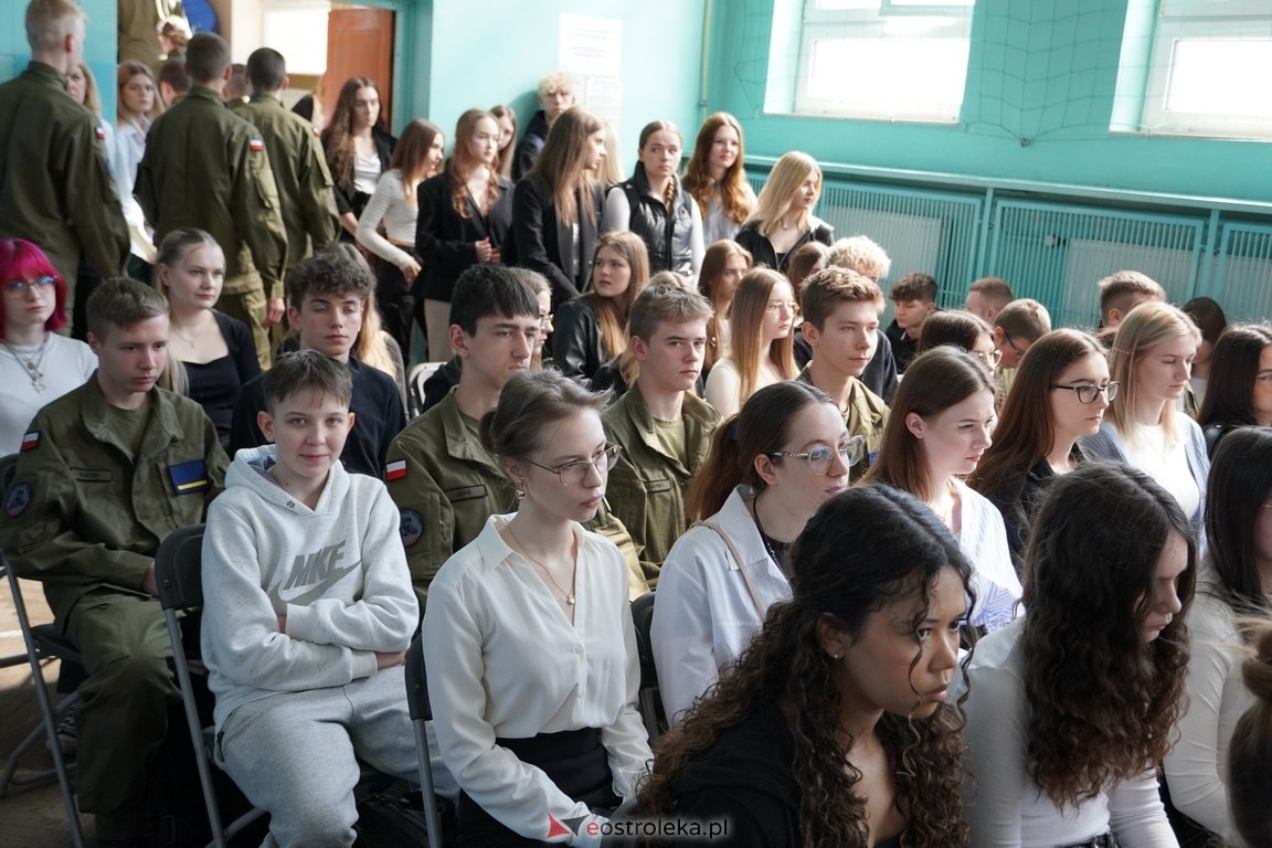 Zakończenie roku maturzystów w ZSZ Nr 2 w Ostrołęce [26.04.2024] - zdjęcie #9 - eOstroleka.pl