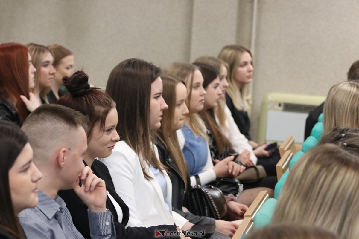 Zakończenie roku maturzystów ZSZ 4 w Ostrołęce [26.04.2024] - zdjęcie #49 - eOstroleka.pl