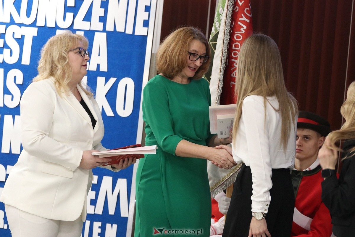 Zakończenie roku maturzystów ZSZ 4 w Ostrołęce [26.04.2024] - zdjęcie #62 - eOstroleka.pl