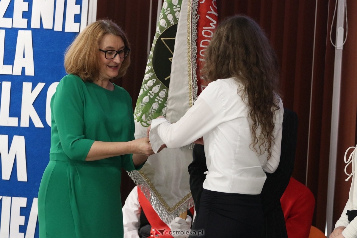 Zakończenie roku maturzystów ZSZ 4 w Ostrołęce [26.04.2024] - zdjęcie #56 - eOstroleka.pl