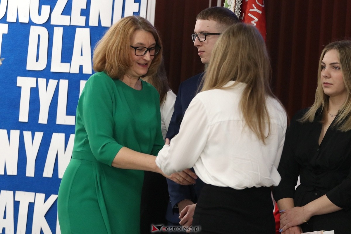 Zakończenie roku maturzystów ZSZ 4 w Ostrołęce [26.04.2024] - zdjęcie #44 - eOstroleka.pl